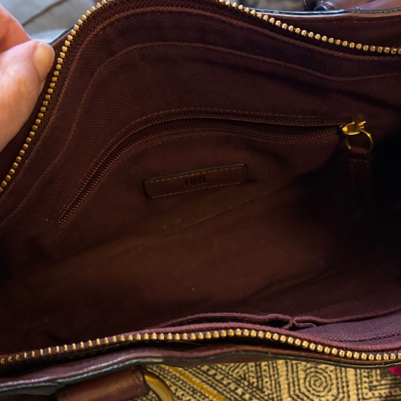 Frye brand, beautiful leather Handbag with adjustable strap. - Picture 7 of 8